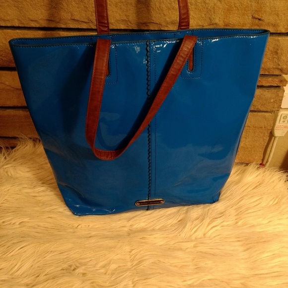 Betsey Johnson Handbags - 🔥👛BETSEY JOHNSON 👛🔥